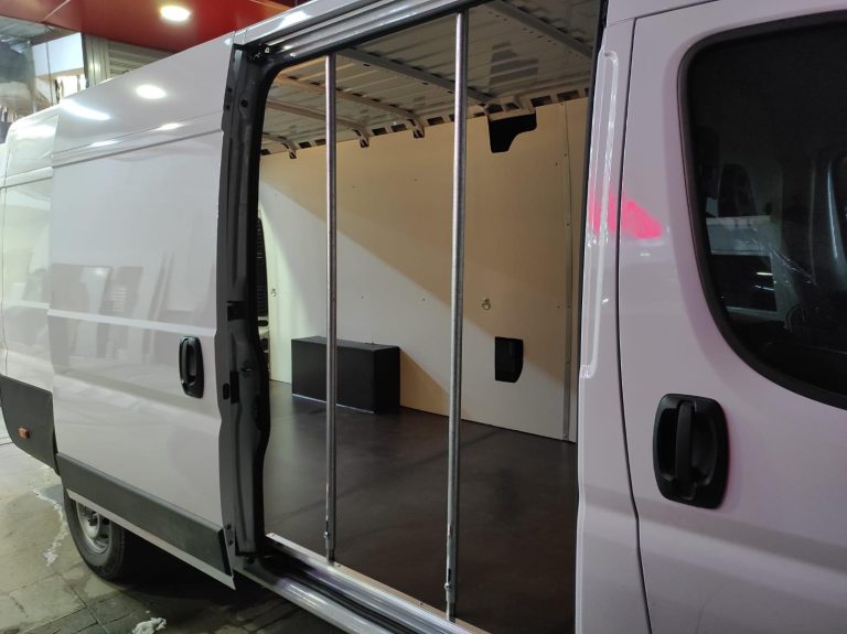 Ford Transit Panelvan Kaplama Plywood